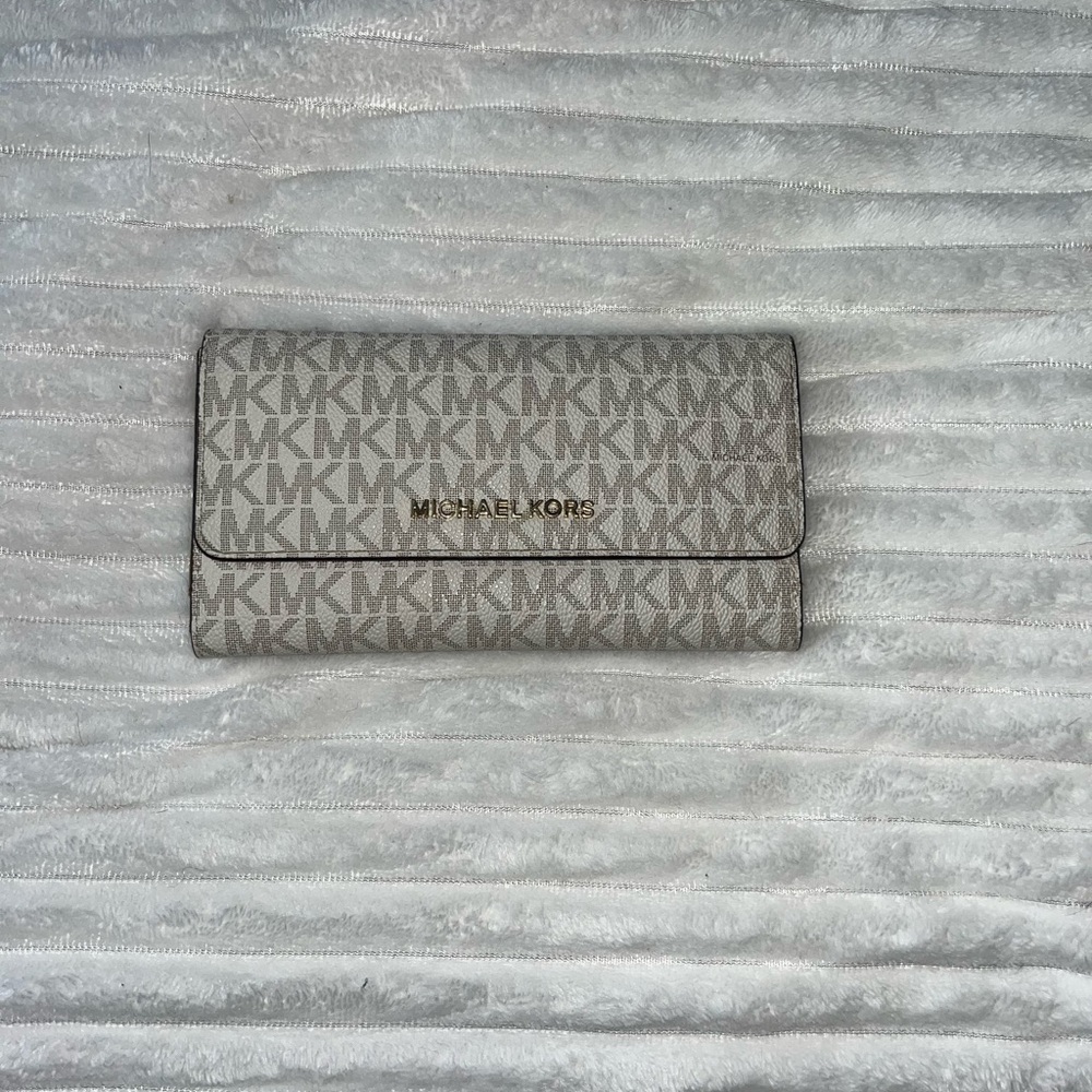 Jet Set Large Signature Logo Snap-Front Wallet